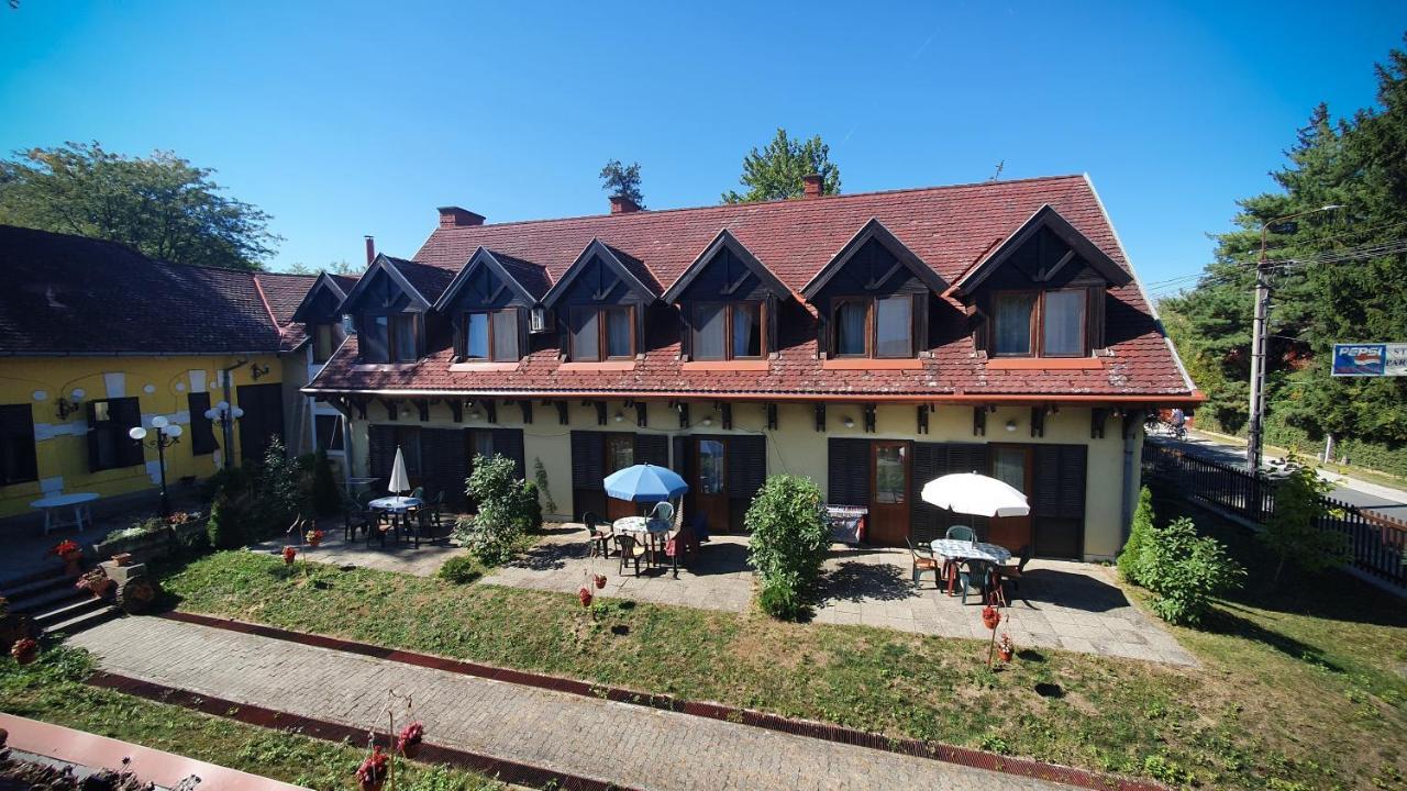 Harmonia Apartmanhaz Балатонлелле Екстер'єр фото